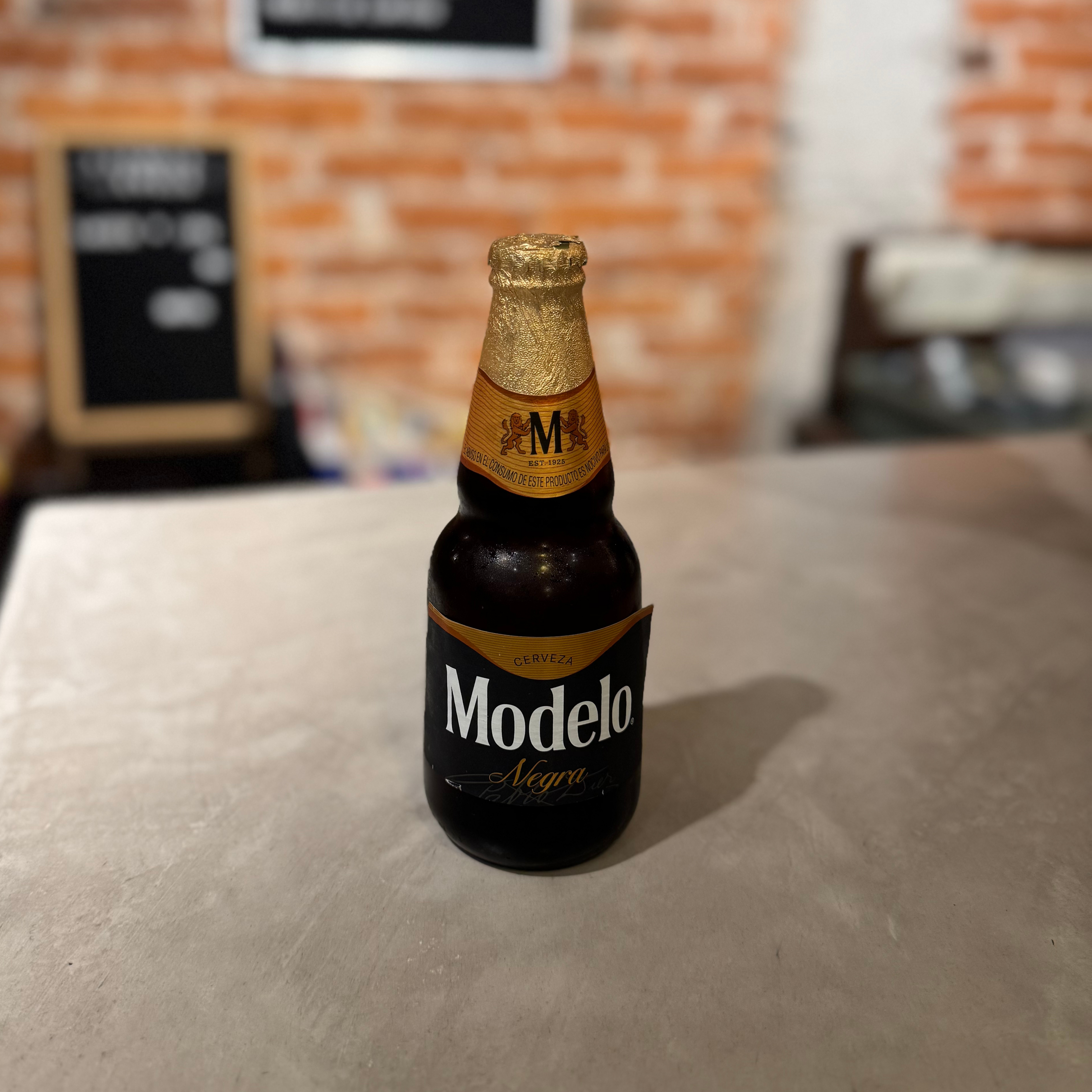 Negra modelo