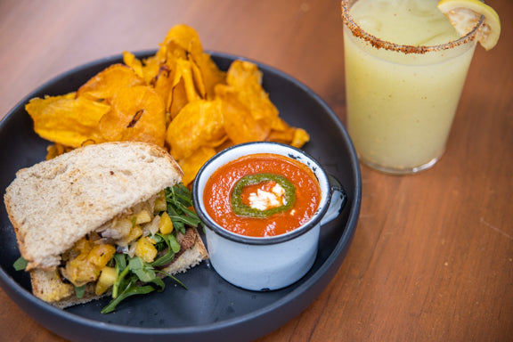Combo: 1/2 Sandwich + Side + Soup + Drink of the day