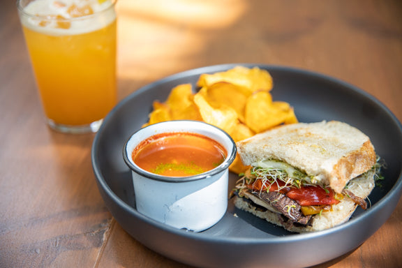 Combo: 1/2 Sandwich + Side + Soup + Drink of the day