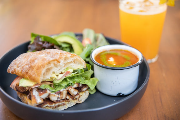 Combo: 1/2 Sandwich + Side + Soup + Drink of the day
